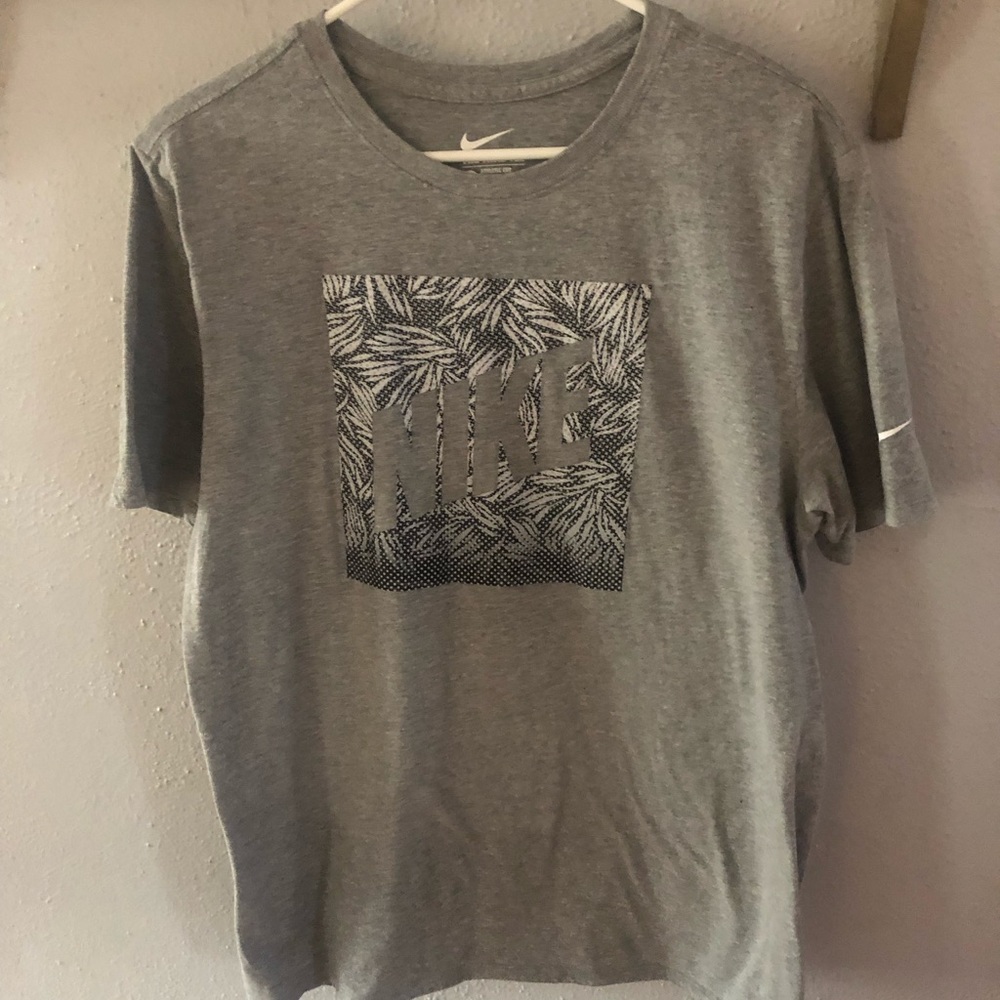 Nike T-shirt
